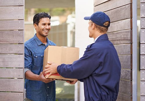 Shot of a young man making a home deliveryhttp://195.154.178.81/DATA/i_collage/pi/shoots/783457.jpg